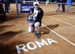 Pech i łzy Kalininy. Rybakina wygrała turniej WTA w Rzymie
