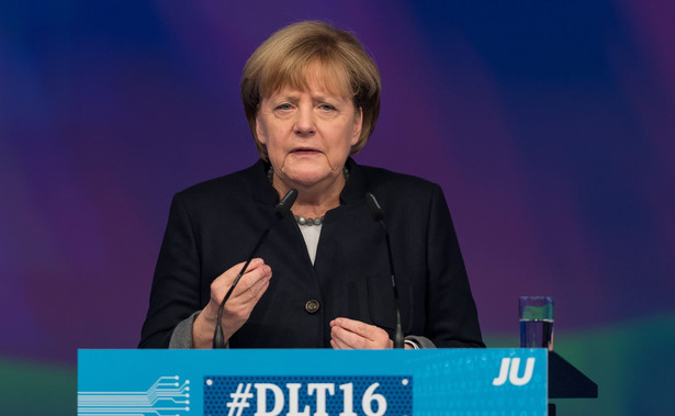 Merkel apeluje ws. uchodźców: Potrzeba narodowego wysiłku, by deportować część migrantów