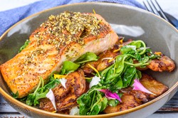 Pyszny obiad na piątek. Podajemy przepis, Ty gotujesz. Łosoś pieczony po egipsku