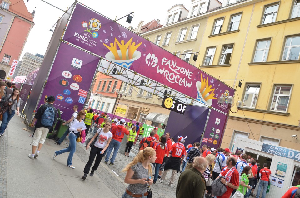 Kibice na ulicach Wrocławia, fot. Michał Kowalski/Onet