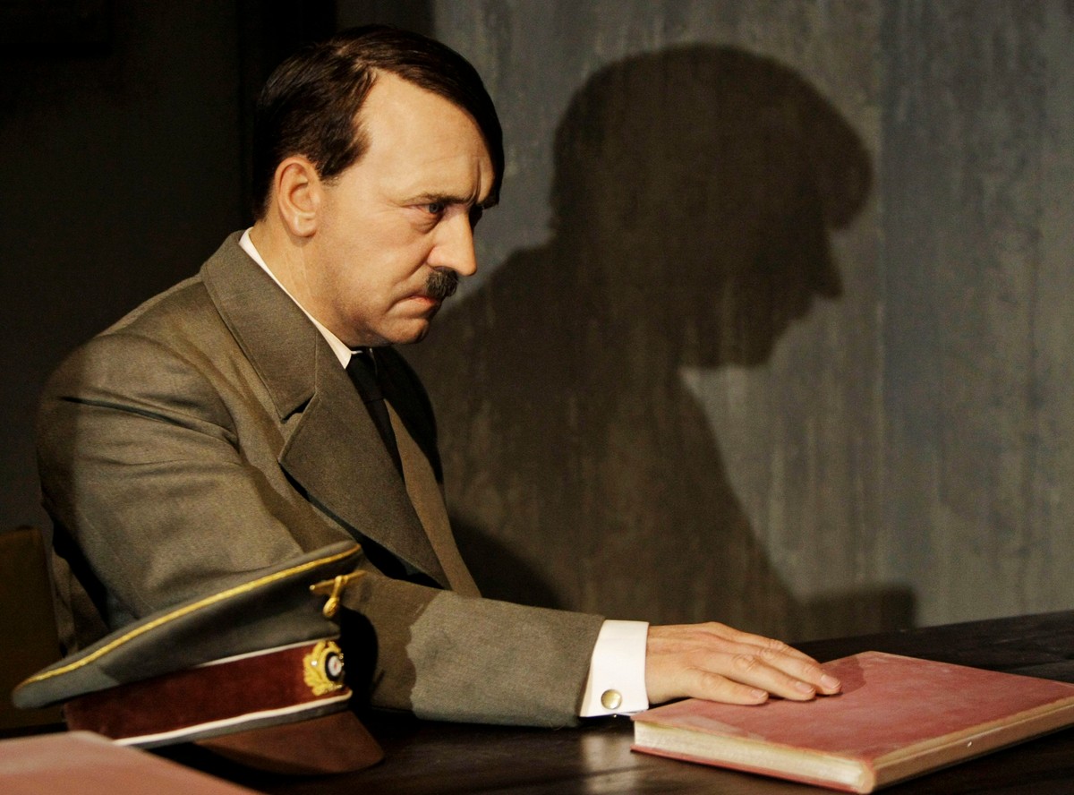 Figura wodza III Rzeszy w gabinecie figur woskowych madame Tussaud w Berlinie