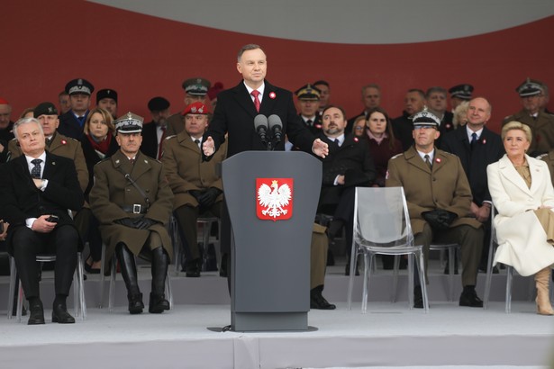 Obchody Narodowego Święta Niepodległości. Prezydent Andrzej Duda i pierwsza dama Agata Kornhauser-Duda oraz prezydent Litwy Gitanas Nauseda