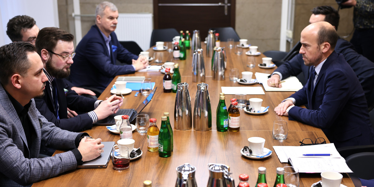 W Ministerstwie Aktywów Państwowych odbyły się rozmowy z ministrem Borysem Budką w sprawie ratowania Rafako