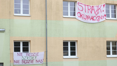 Strajk okupacyjny w Sosnówce. Dzieci wrócą do zajęć?