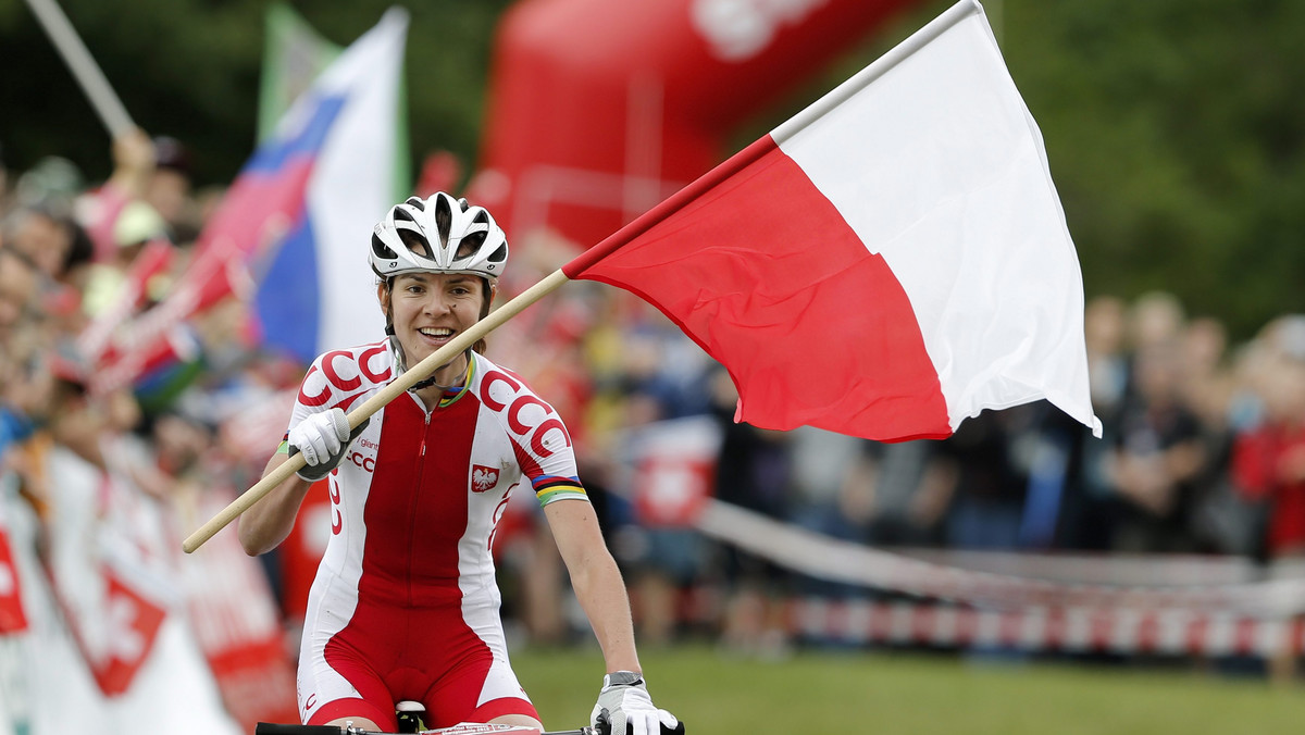 Maja Włoszczowska po raz szósty w karierze na podium mistrzostw Europy w kolarstwie górskim! Do złotego i czterech srebrnych medali reprezentantka Polski dołożyła w szwajcarskim Bernie brąz. Historyczne złoto dla Słowenii wywalczyła Tanja Zakelj.