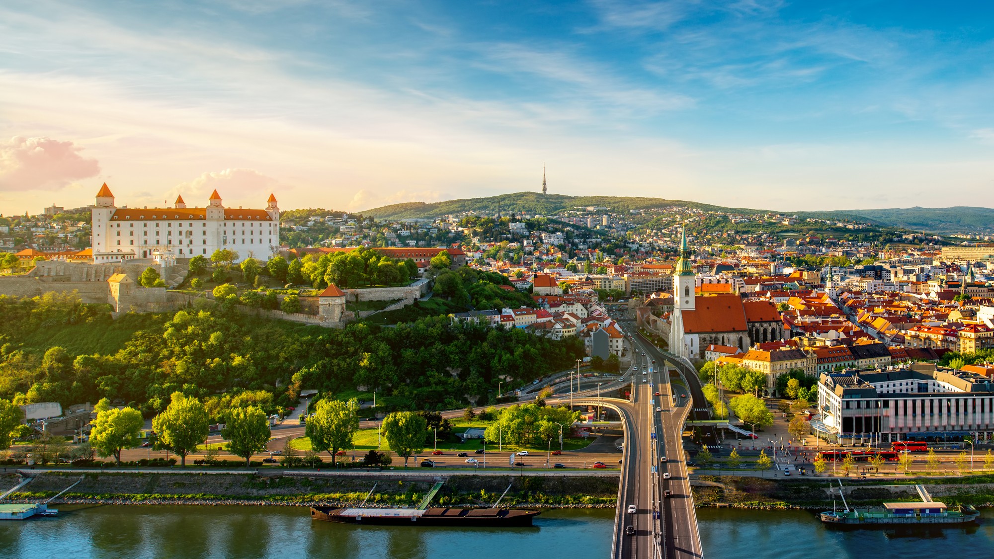 Po zemetrasení na západe Slovenska sú citeľné dotrasy. (ilustračné foto).