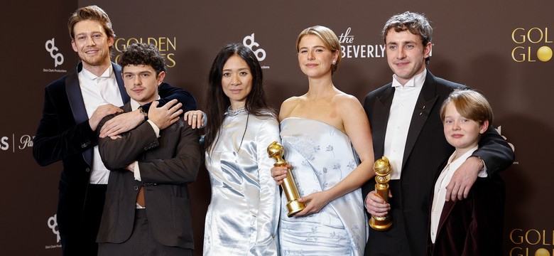 Wielka gala Złotych Globów. Tak wyglądały gwiazdy. Kreacje zachwycające i dziwne [FOTO]