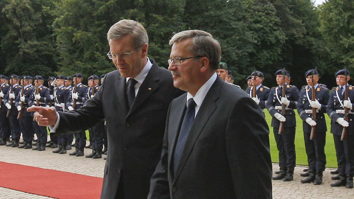 Prezydent Bronisław Komorowski udaje się jutro z jednodniową wizytą do niemieckiego Darmstadt, gdzie spotka się z prezydentem Niemiec Christianem Wulffem. Obaj wezmą udział w uroczystościach z okazji 30. rocznicy powstania Niemieckiego Instytutu Kultury Polskiej.