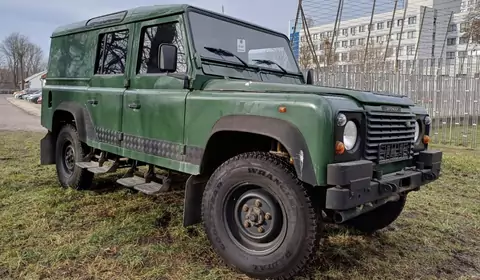 Tanie auta z przetargów i licytacji służb. Co warto kupić od policji, straży i wojska