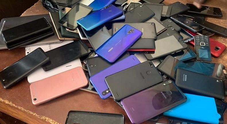 Police displayed stolen phones