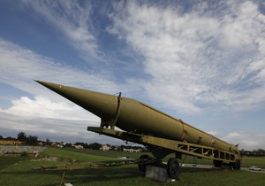 38246_nuklearni-projektil-sssr-reuter-desmond-boylan