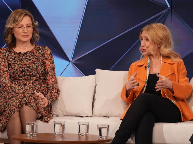 Prof. dr sc. med Snežana Polovina, specijalista interne medicine i endokrinologije i direktorka Poliklinike Univerzitetskog kliničkog centra Srbije i prof. dr Ana Jovanović, specijalista ginekologije i akušerstva i p