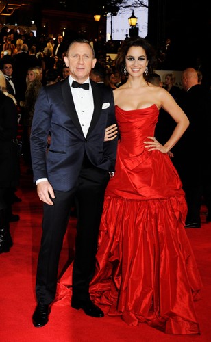 Daniel Craig i Berenice Marlohe na premierze 'Skyfall'