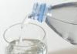 UOKiK uczy jak odróżnić w sklepie wodę od wody