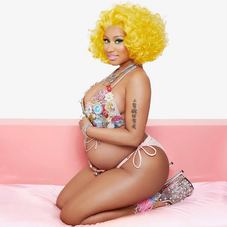 Nicki Minaj announces pregnancy with baby bump photos