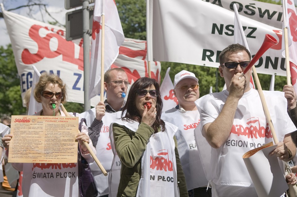 WARSZAWA MEN PIKIETA W OBRONIE KARTY NAUCZYCIELA