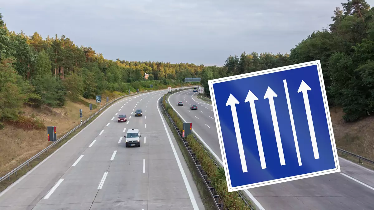 Znak wyznaczający odcinek, na którym pobocze autostrady pełni rolę pasa ruchu