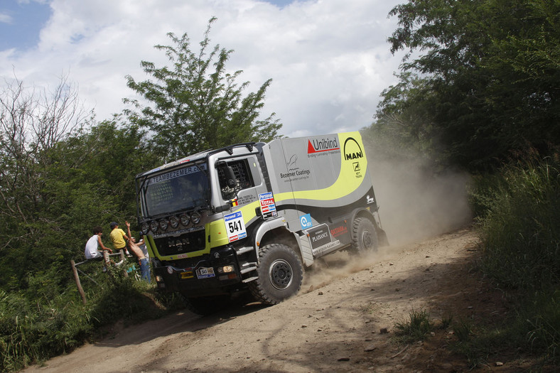 Rajd Dakar 2011: awans Hołowczyca (2.etap, wyniki, fot. Willy Weyens)