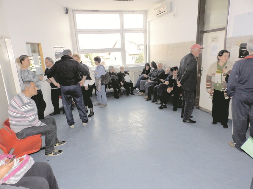 Pacijenti primorani da kupuju lekove u apotekama i da ih donose u dom zdravlja sa obećanjem da će im novac naknadno biti refundiran