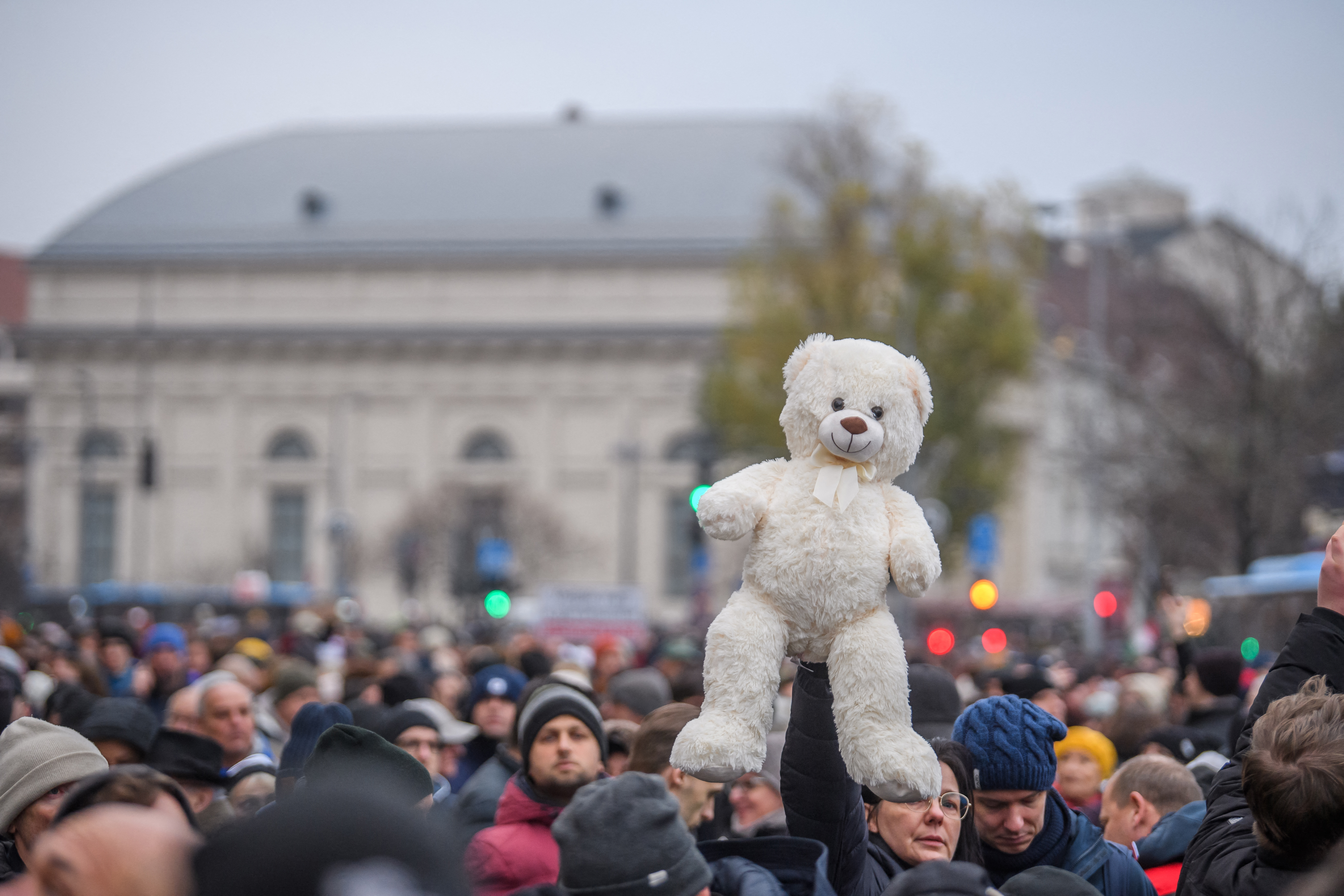 3.000 Missbrauchsfälle verheimlicht: Massenproteste gegen Orbán in Budapest