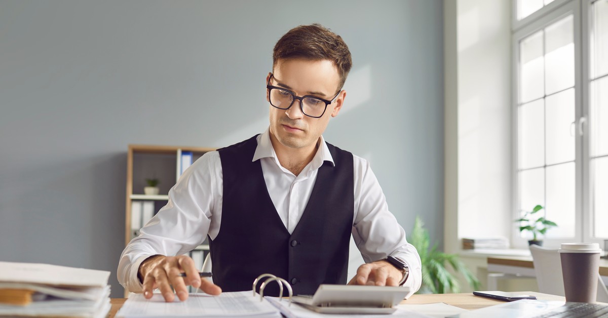 Błędy i nowe informacje po zatwierdzeniu sprawozdania finansowego – jak je zaksięgować