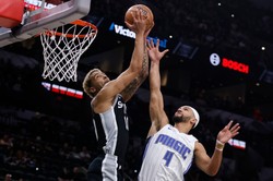 Liga NBA. Jeremy Sochan z doubel-doubel w meczu z Orlando Magic [WIDEO]