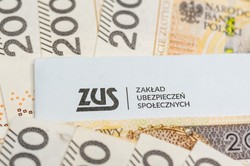 Szykuje się prawdziwa rewolucja w waloryzacji emerytur! Co się zmieni? O ile wzrośnie minimalna emerytura? Kiedy zaczną obowiązywać nowe zasady?