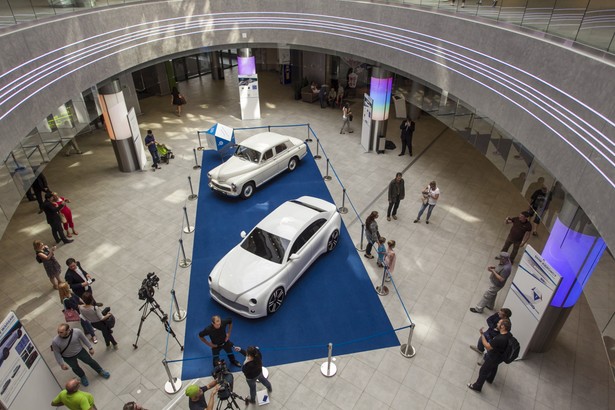 Auto New Warsaw będzie ekskluzywną, czterodrzwiową limuzyną o długości 4,88 m, szerokości 1,98 m, wysokości 1,42 m. fot. (mr) PAP/Aleksander Koźmiński