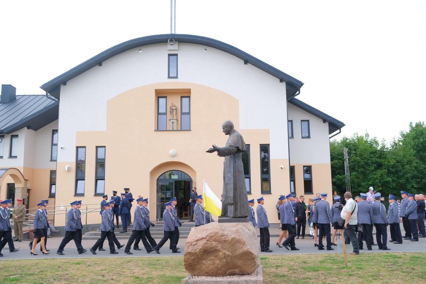 "Już ma zapewnione miejsce w niebie". Pogrzeb bohatera. Marcin zginął, niosąc pomoc dziecku