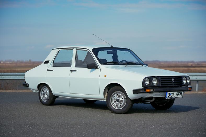 Dacia 1300 i jej pochodne od 1969 r. do połowy lat 90. XX w. były filarem gamy Dacii. Samochód to licencyjna wersja Renault 12.