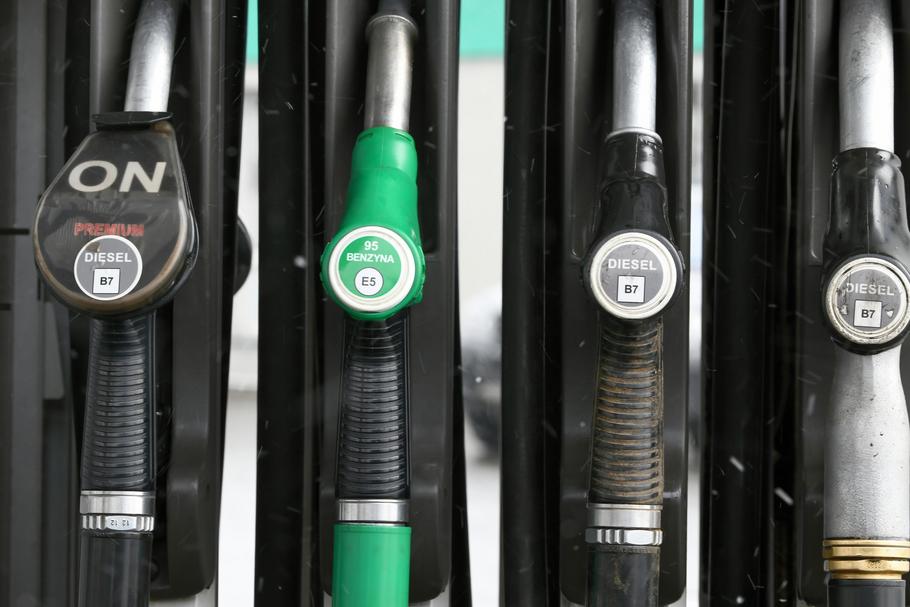 Czy ceny paliw w wakacje przebiją 6 zł?