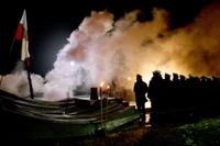 Będą porównania do "Czarnobyla", ale naprawdę potrafimy robić jakościowe seriale. Obejrzałem "Heweliusza" [RECENZJA]