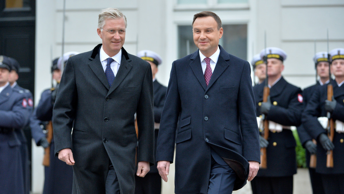 Jest duża szansa na rozwój relacji polsko-belgijskich w kwestiach gospodarczych, współpracy naukowej i wymiany młodzieży - ocenił prezydent Andrzej Duda po spotkaniu z królem Belgów Filipem. Belgijski monarcha podkreślił, że Polska jest silnym państwem partnerskim w UE i NATO.