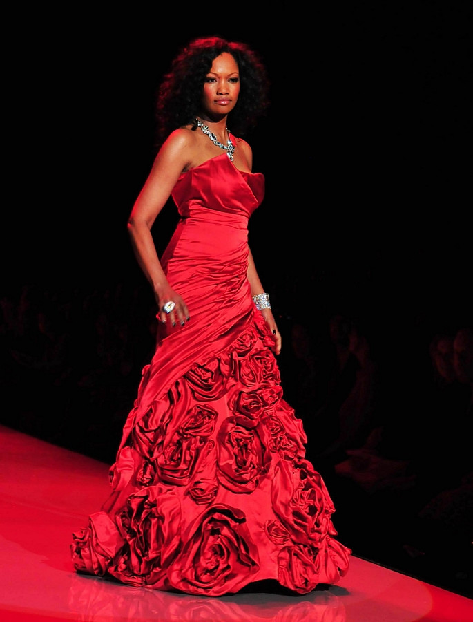 Garcelle Beauvais w sukni projektu Monique Lhuillier / fot. Agencja BE&amp;W