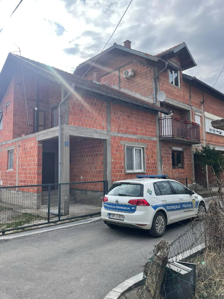 Kuća u kojoj su nađena deca u Brčkom