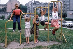 "A ja wolę moją mamę..." QUIZ. Pamiętasz kultowe piosenki dla dzieci czasów PRL? Polegniesz na końcu