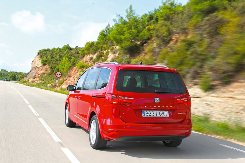 Czym różni się Seat Alhambra?