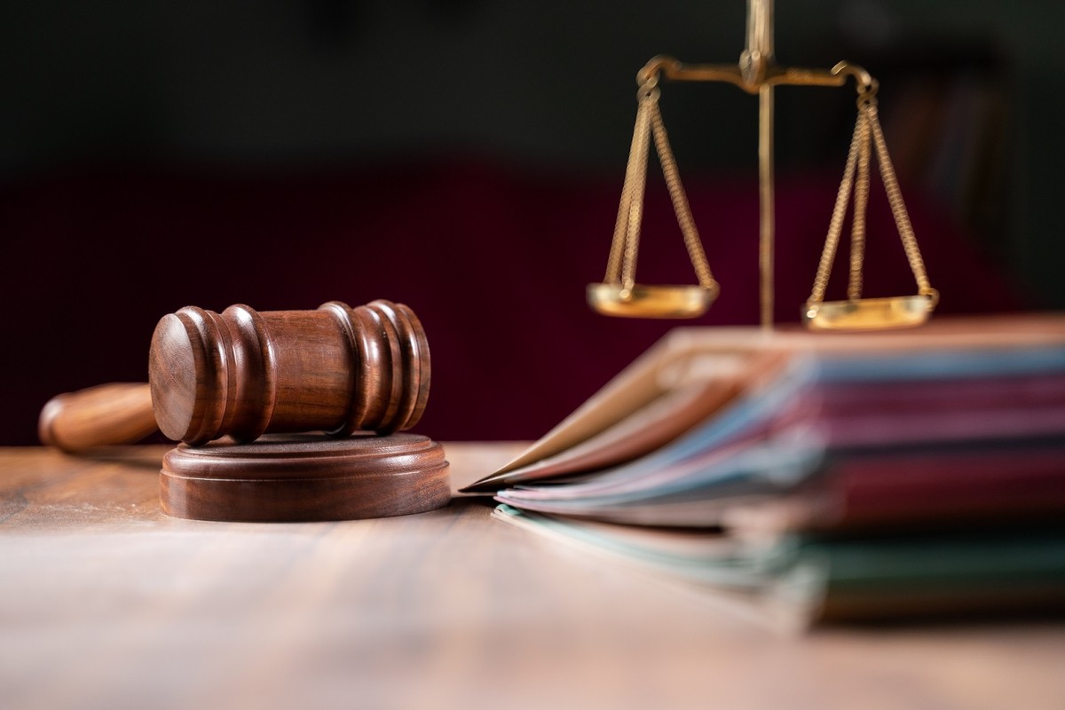 Dorobek nauki w zakresie „caseflow management” pokazuje jednoznacznie: skuteczne zarządzanie wpływem i kalendarzem pracy skraca czas trwania spraw nawet o 30–40 proc.