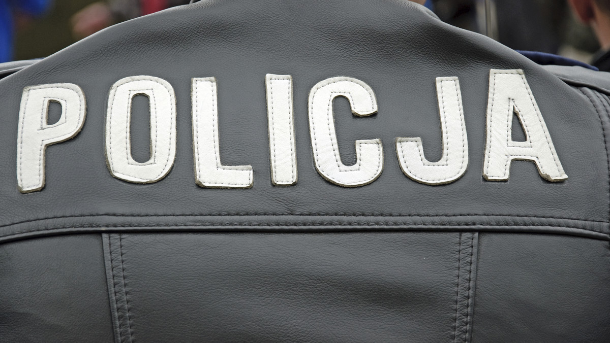 Prokuratura Okręgowa w Płocku umorzyła postępowanie dotyczące mobbingu i molestowania policjantki z komendy stołecznej w Warszawie. Sprawę zgłosiła jedna z funkcjonariuszek, skarżąc się na byłego już wiceszefa warszawskich policjantów.