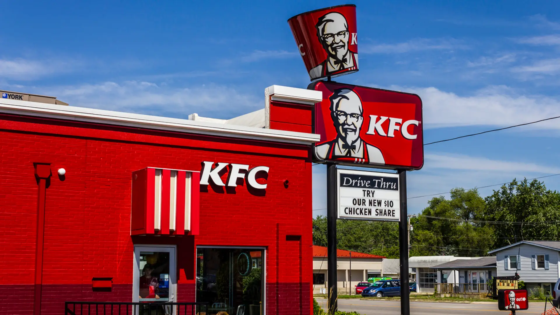 Nazwij dziecko po założycielu marki KFC i zgarnij 11 tys. dolarów. Nietypowy "konkurs" w USA