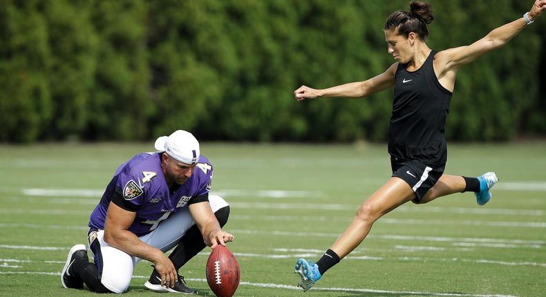 Carli Lloyd kick