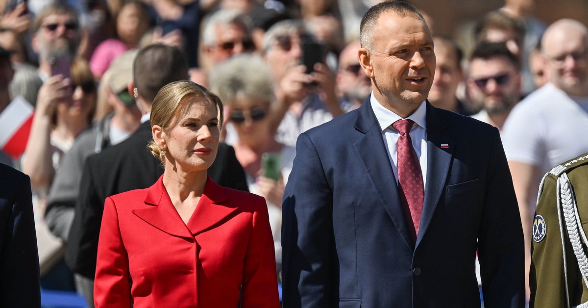 Marta Nawrocka w czerwieni na Dzień Flagi: świadoma deklaracja czy błąd w proporcjach?