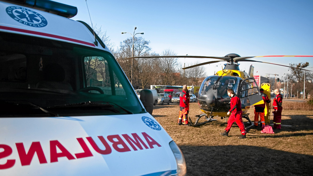 105 Szpital Wojskowy w Żarach to piąta lubuska lecznica, która dysponuje lądowiskiem dla helikopterów Lotniczego Pogotowia Ratunkowego. Jego budowa kosztowała prawie mln zł i została dofinansowana przez samorządy lokalne.