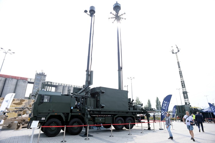 W 2017 r. MSPO i Dni Otwarte imprezy odwiedziło 38 tys. osób. (PAP)
<br>
Autor: Katarzyna Bańcer
 <br><br>
<b>Na zdjęciu:</b>System Pasywnej Lokacji (SPL)