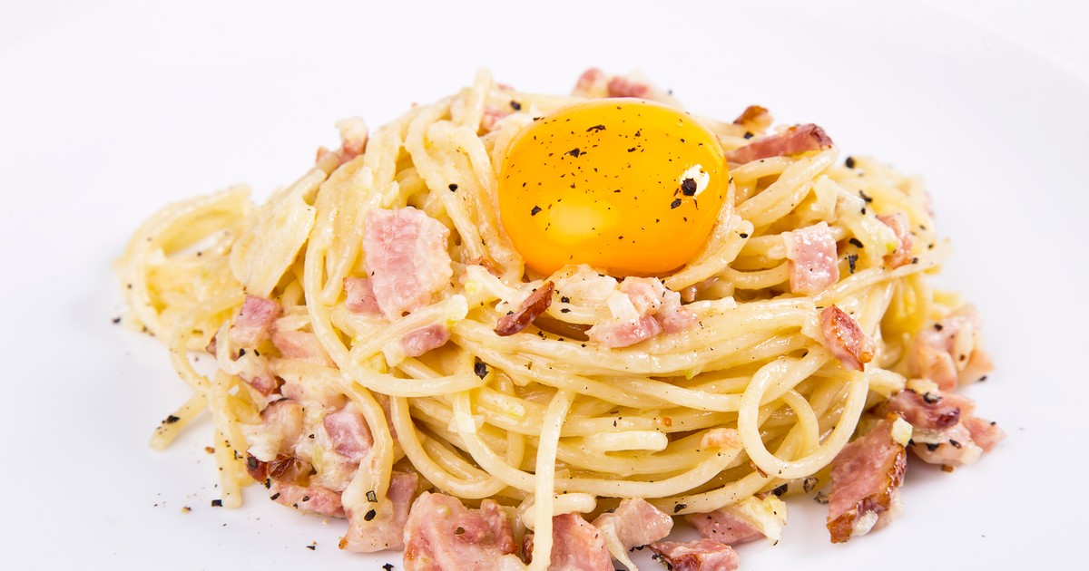 Spaghetti z boczkiem w śmietanowym sosie (carbonara) Gotowanie