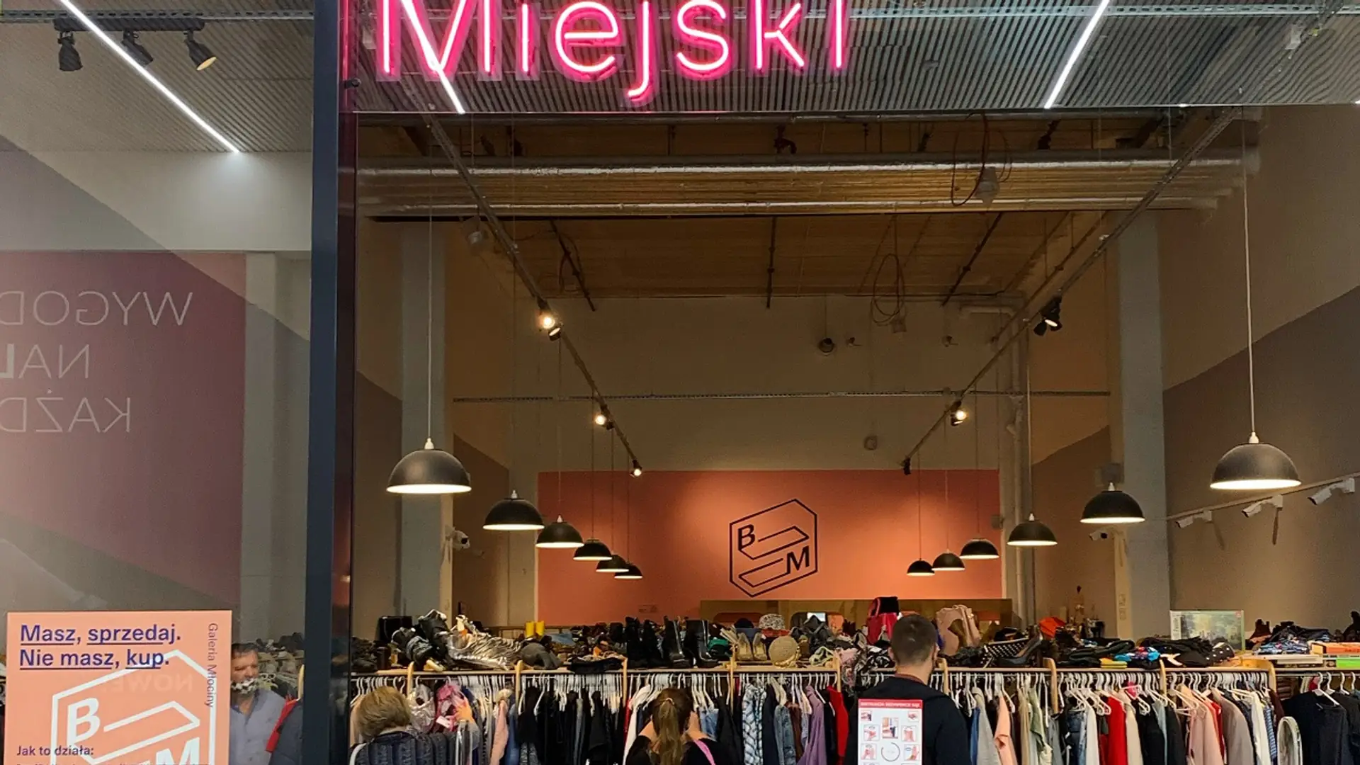 Bazar Miejski, czyli unikatowy sklep z ubraniami z drugiej ręki otworzył się w Galerii Młociny