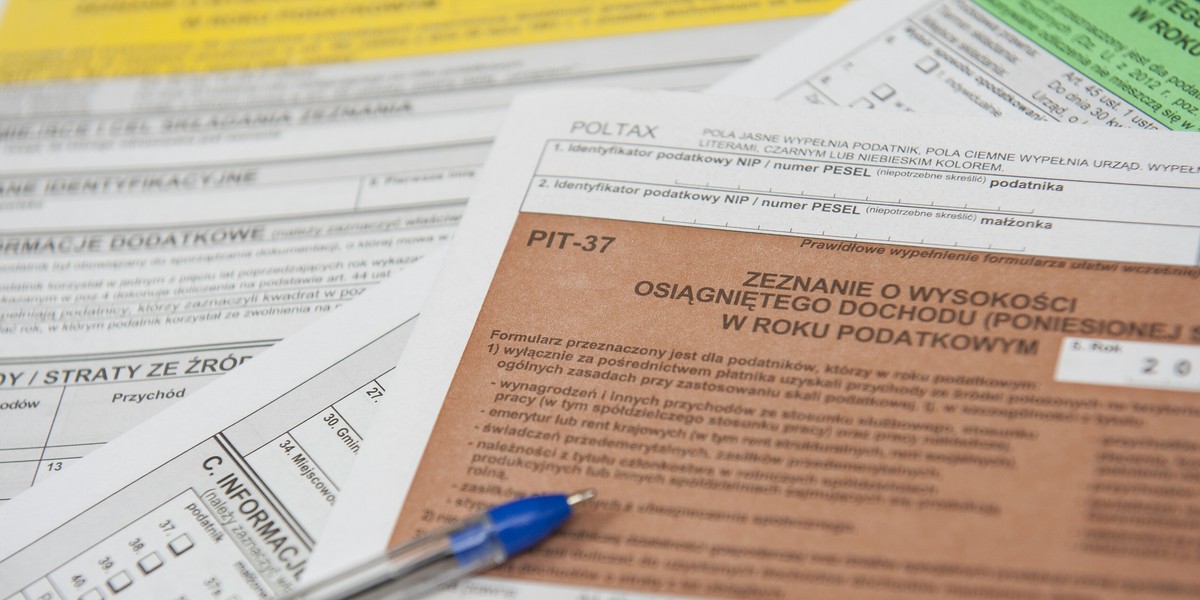 Deklaracja złożona papierowo czy drogą elektroniczną? Większość Polaków decyduje się na formę online