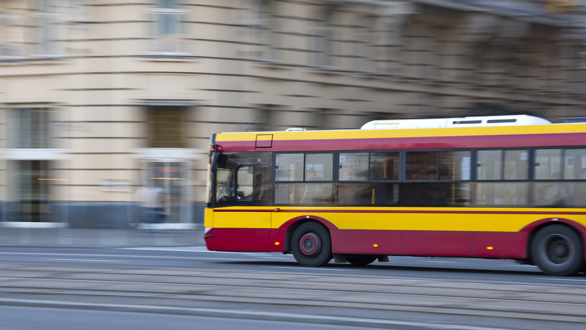 Miejskie Przedsiębiorstwo Komunikacyjne w Olsztynie ogłosiło przetarg na dostawę nowych autobusów. Miastu przybędzie 16 pojazdów w tym 8 przegubowych - czytamy w olsztyńskiej "Gazecie Wyborczej".