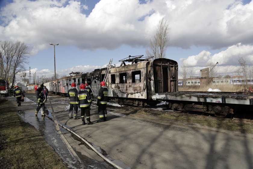 Pożar na bocznicy kolejowej przy ul. Paczkowskiej we Wrocławiu