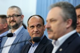 Paweł Kukiz o podwyżkach dla urzędników: To program "Koryto plus"